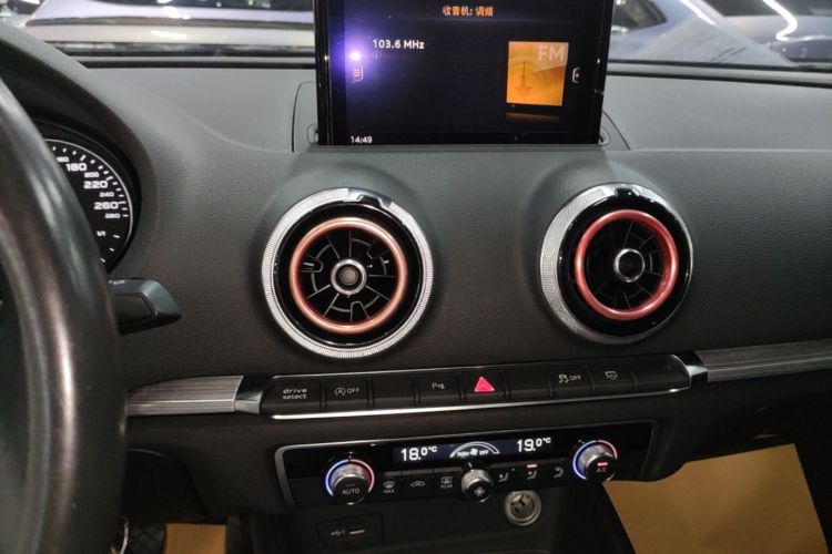 Audi A3 2019 car image #13