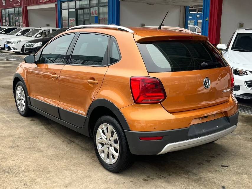 Volkswagen Polo 2015 صورة سيارة #3
