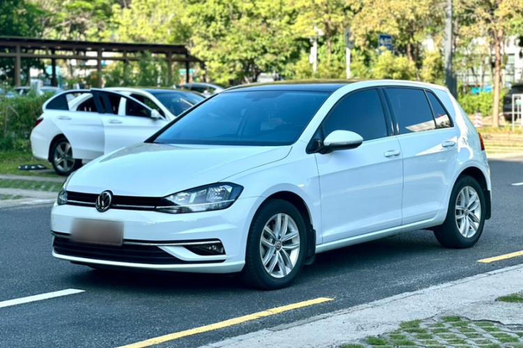 Volkswagen Golf 2019 #2 Volkswagen Golf 2019 car image #2