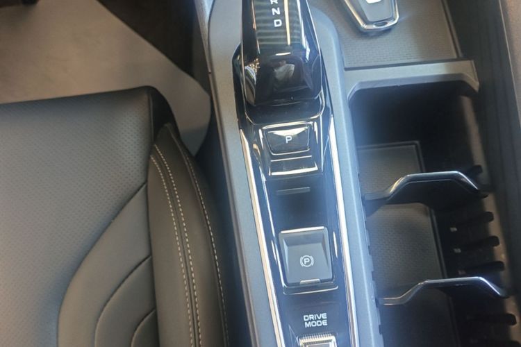 GEELY Binray 2025 صورة سيارة #14
