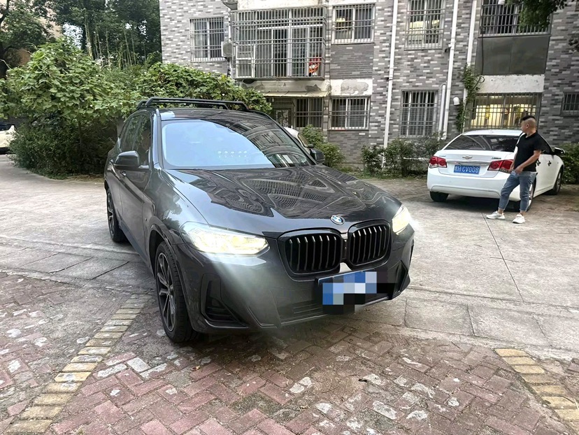 BMW X3 2024 car image #3