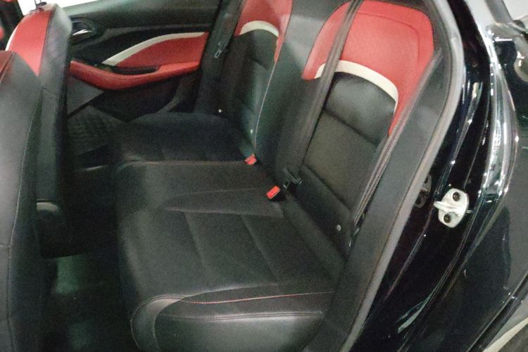 MG 5 2022 imagen de coche #13