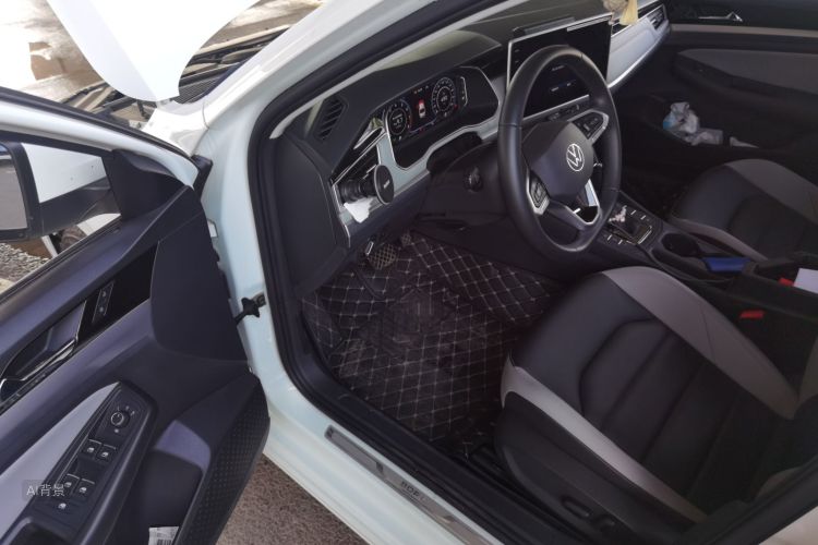 Volkswagen Bora 2023 car image #18