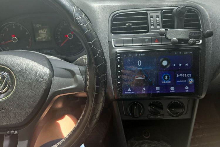 Volkswagen Polo 2015 car image #15