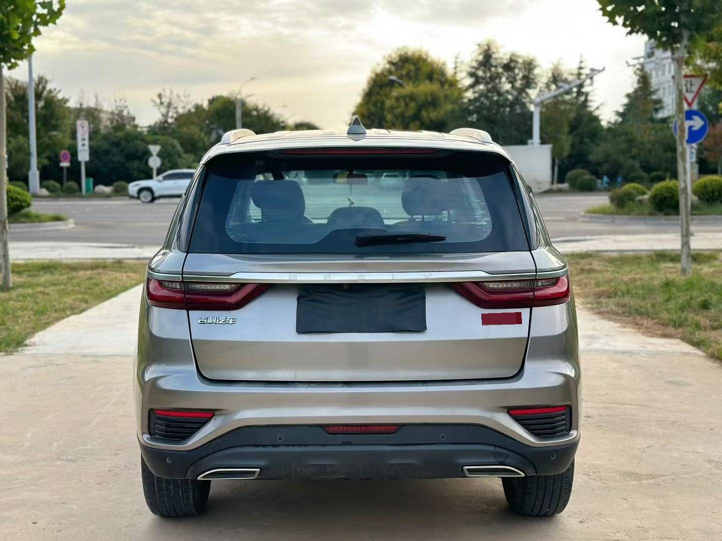 GEELY Vision X6 2020 car image #8