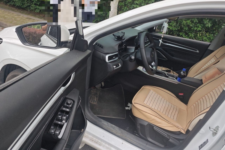 GEELY Emgrand 2024 #9 GEELY Emgrand 2024 car image #9