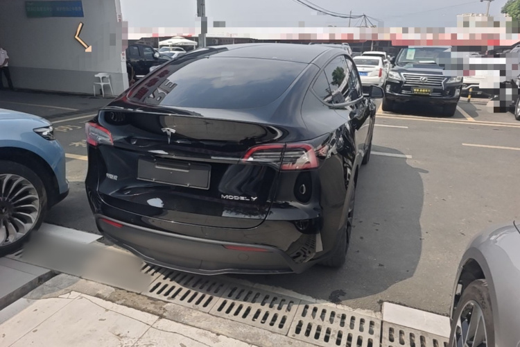 Tesla Model Y 2021 car image #5