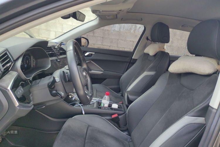 Audi Q3 2021 car image #17