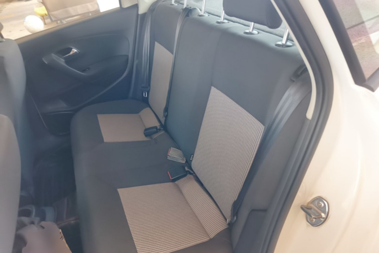 Volkswagen Polo 2017 car image #17