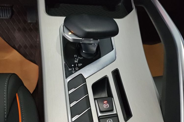 GEELY Coolray 2024 #14 GEELY Coolray 2024 car image #14