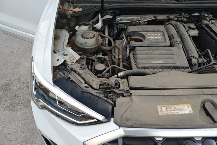 Audi Q3 2020 car image #22