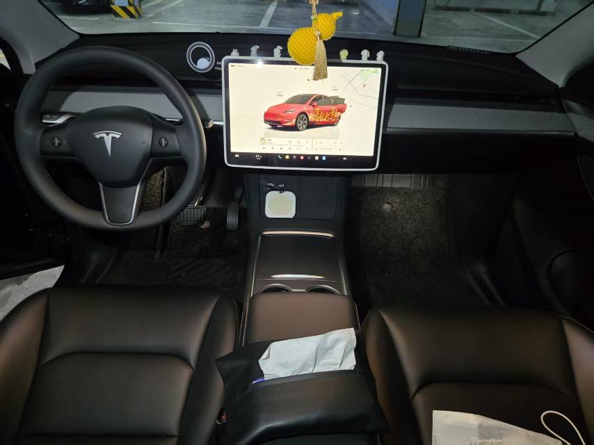 Tesla Model Y 2024 #5 Tesla Model Y 2024 car image #5