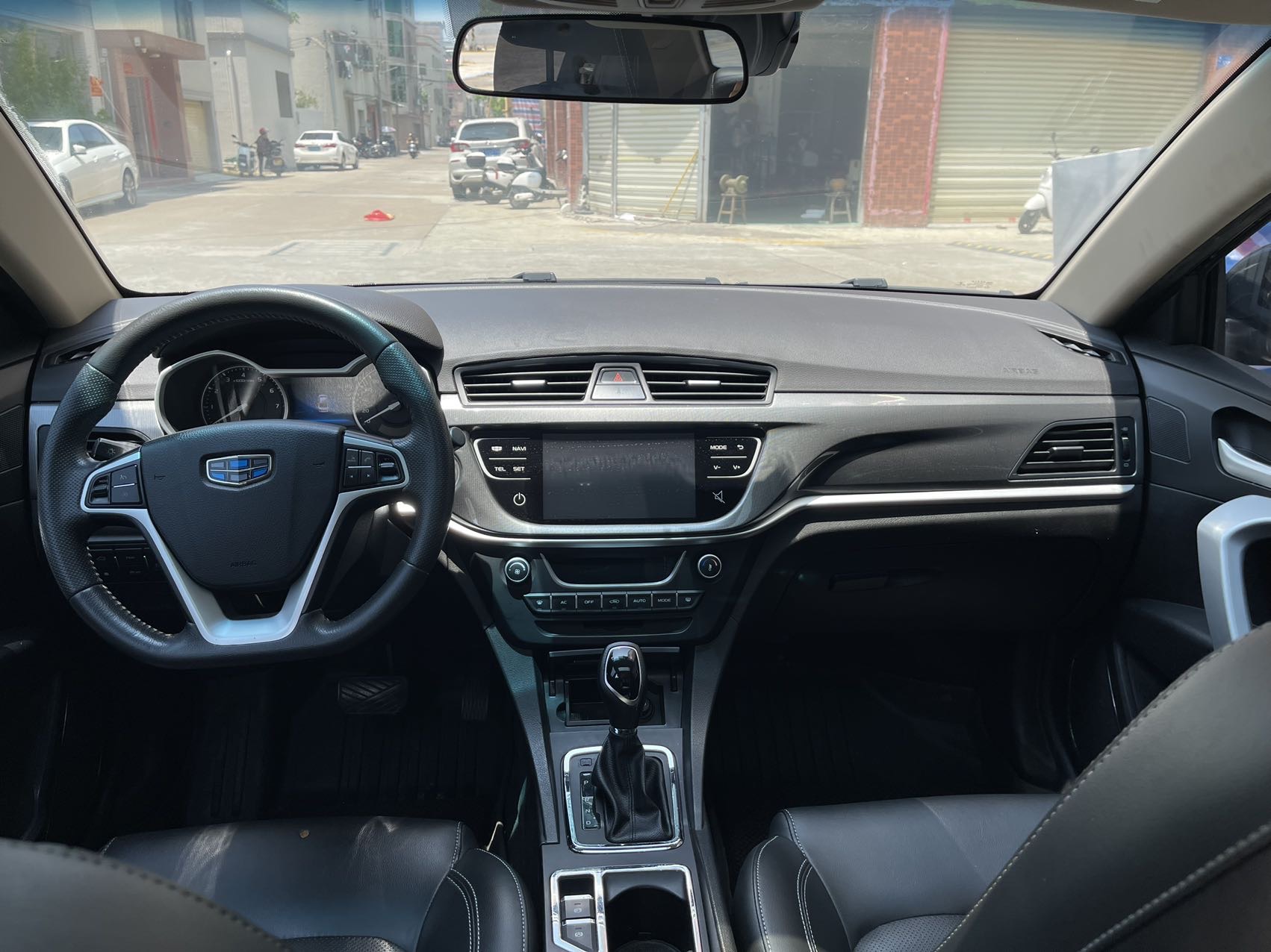 GEELY Emgrand 2017 car image #6