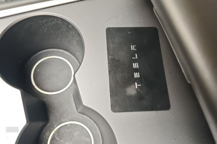 Tesla Model 3 2021 car image #10