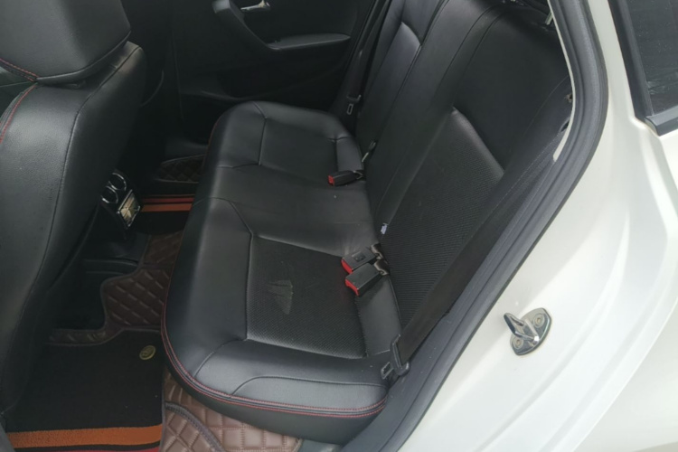 Volkswagen Polo 2019 car image #17