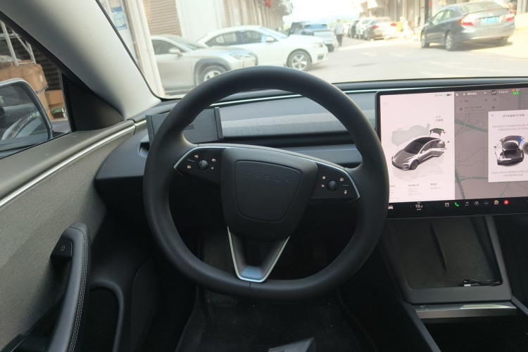 Tesla Model 3 2024 car image #11