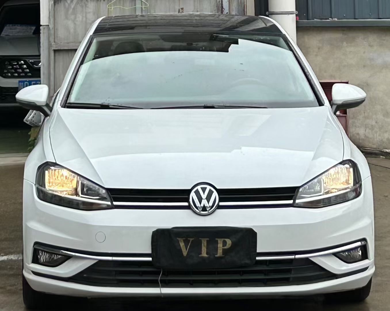 Volkswagen Golf 2019 car image #5
