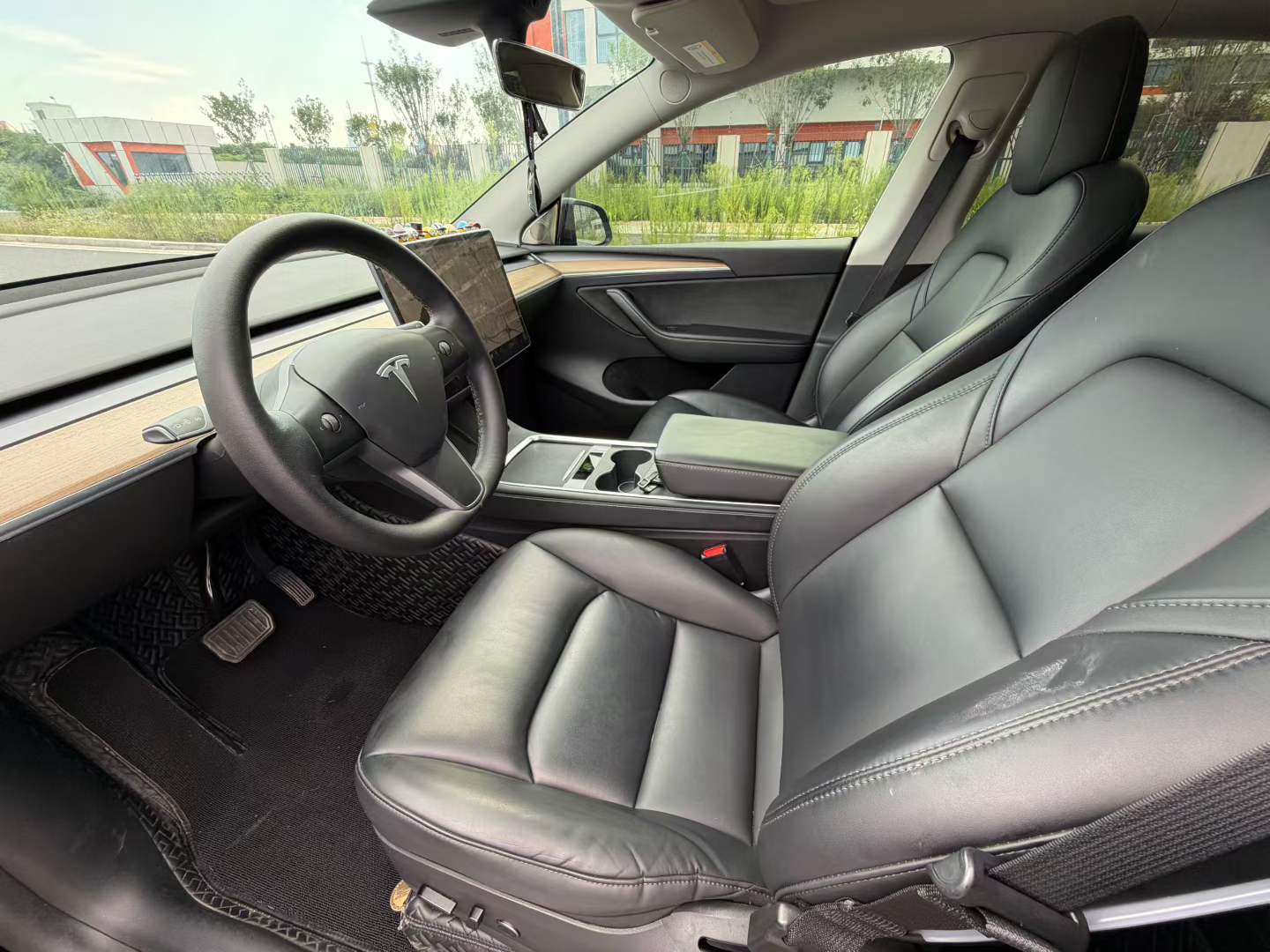 Tesla Model Y 2022 #6 Tesla Model Y 2022 car image #6