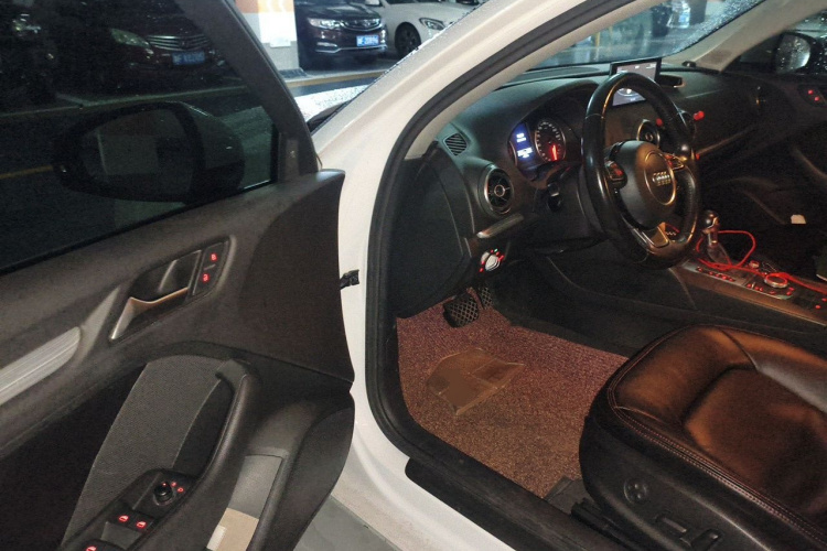 Audi A3 2016 car image #9