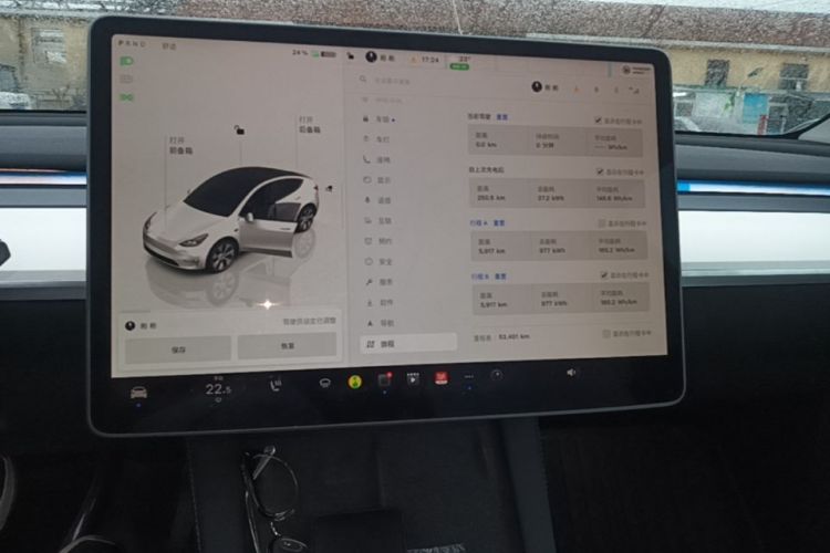Tesla Model Y 2023 car image #17