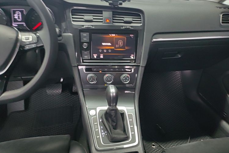 Volkswagen Golf 2019 #13 Volkswagen Golf 2019 car image #13