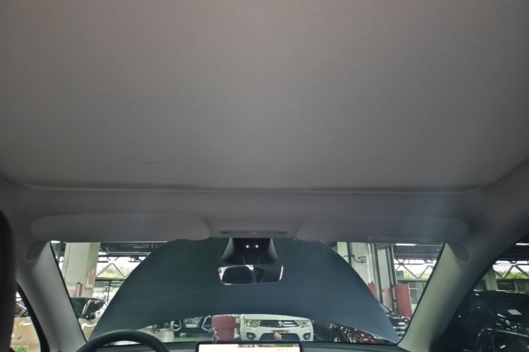 Tesla Model Y 2024 #18 Tesla Model Y 2024 car image #18