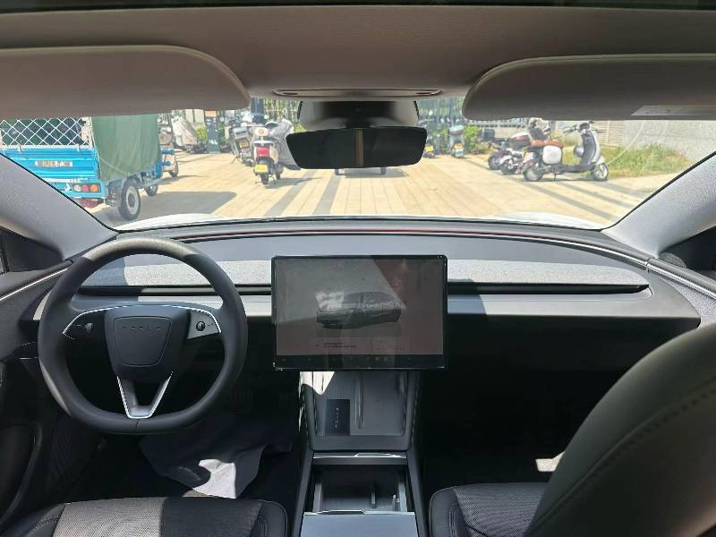 Tesla Model 3 2024 car image #6