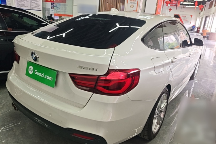 BMW 3 Series GT 2021 #7 BMW 3 Series GT 2021 صورة سيارة #7