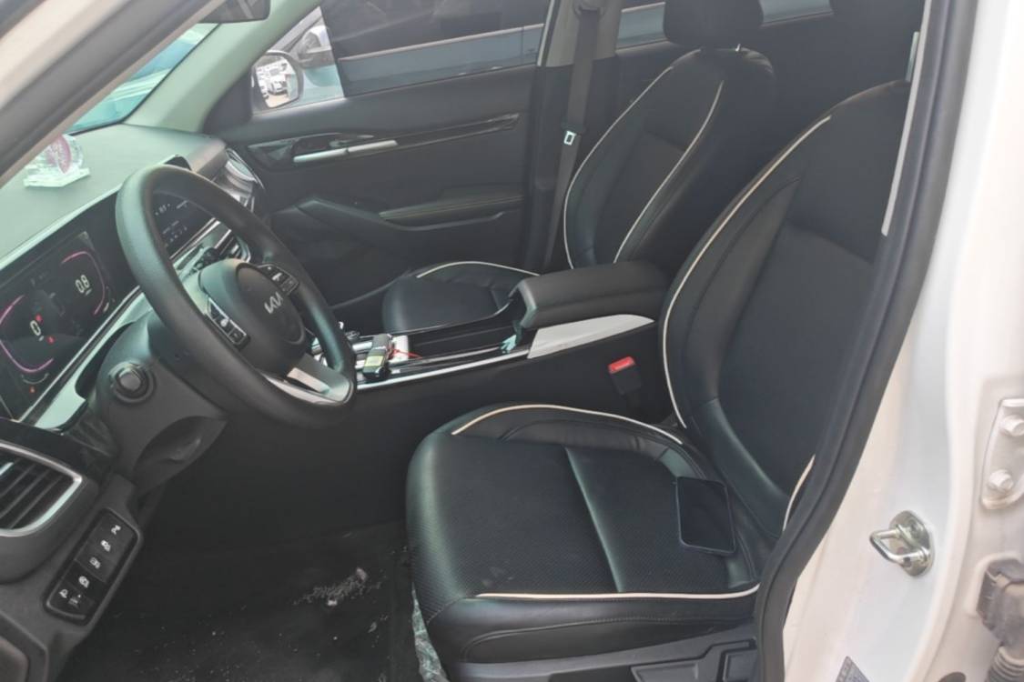 Kia Seltos 2024 car image #18