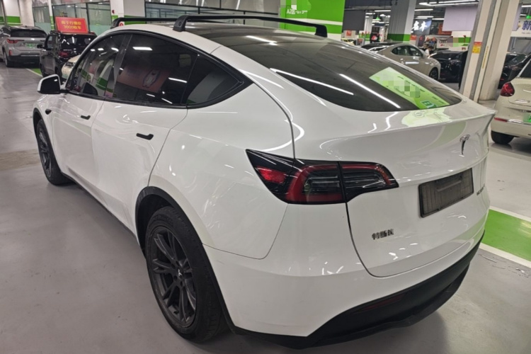 Tesla Model Y 2024 car image #5