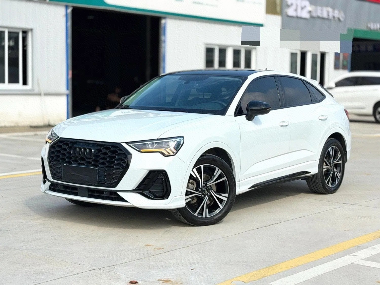Audi Q3 2023 car image 