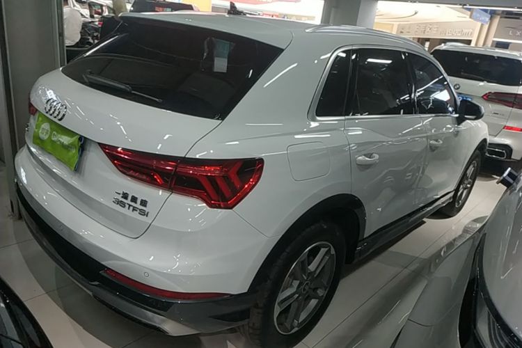 Audi Q3 2021 car image #7