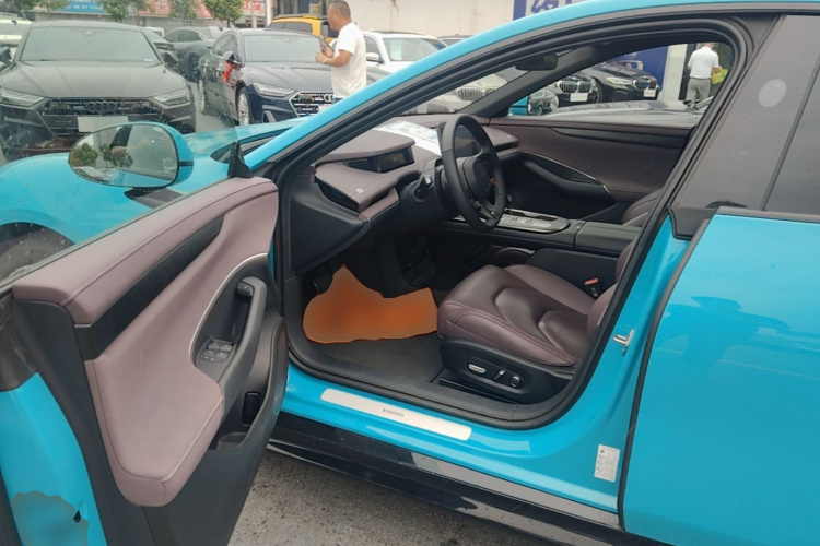 MI SU7 2025 car image #16