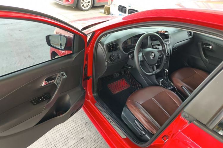 Volkswagen Polo 2017 car image #16