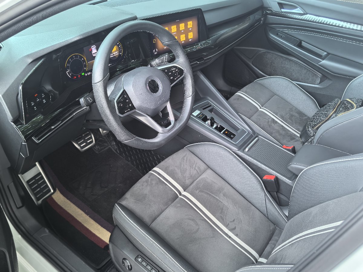 Volkswagen Golf 2024 car image #7