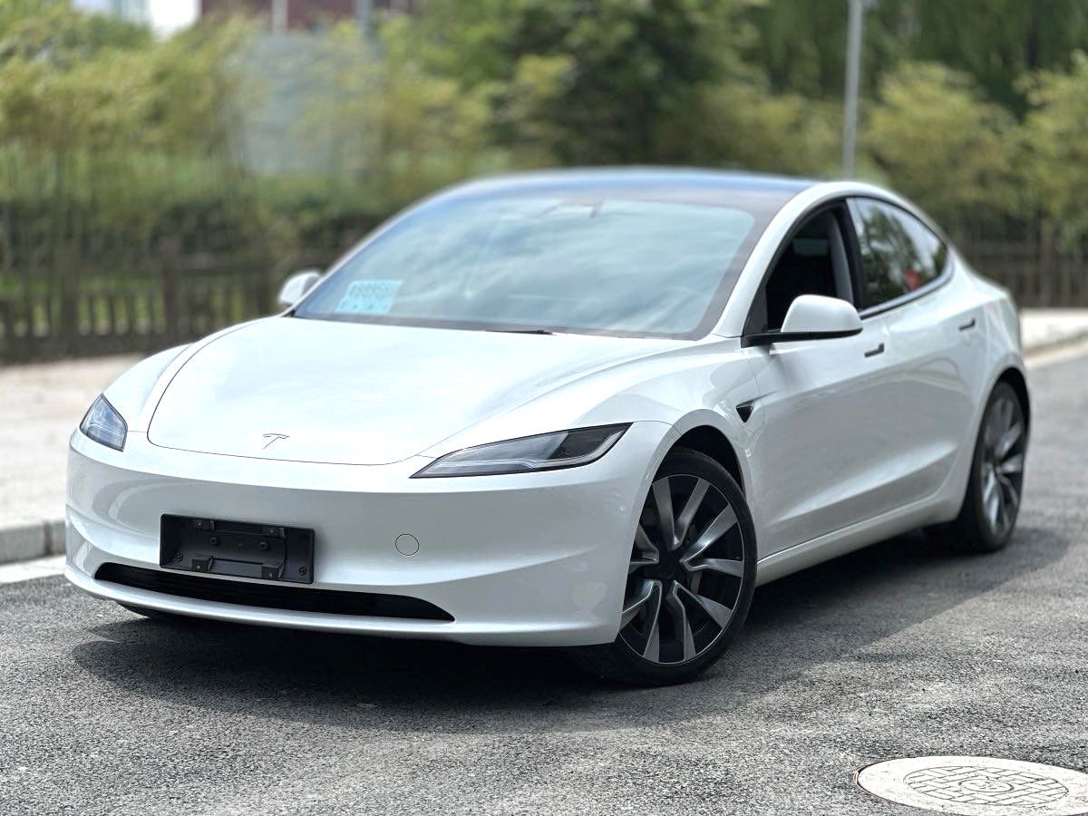 2024 2024 immagine di auto