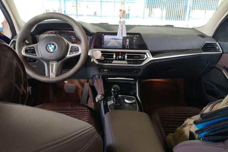 BMW 3 Series 2021 car image #10