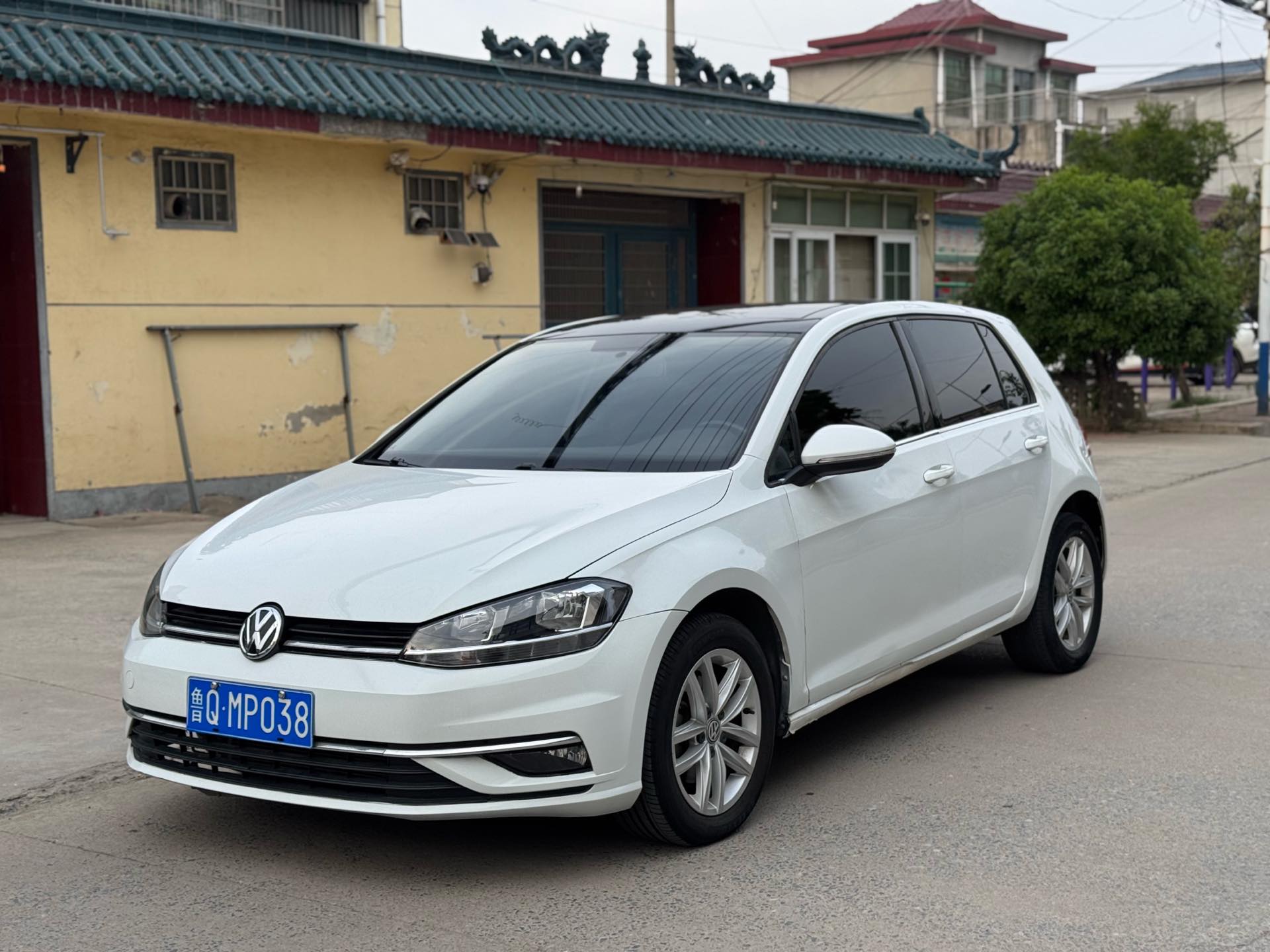 2018 2018 car image