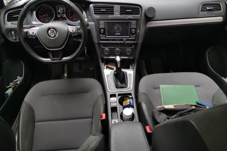 Volkswagen Golf 2018 car image #7