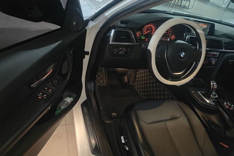 BMW 3 Series 2017 #16 BMW 3 Series 2017 صورة سيارة #16
