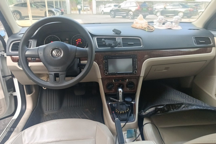 Volkswagen Lavida 2015 car image #11
