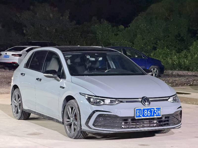 Volkswagen Golf 2022 car image #3