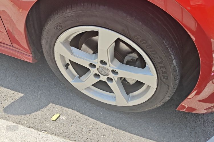 Audi A3 2018 car image #9