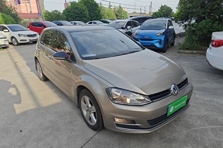 Volkswagen Golf 2017 car image #6