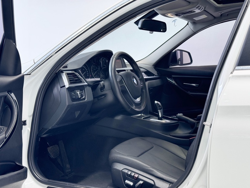 BMW 3 Series 2017 #4 BMW 3 Series 2017 car image #4