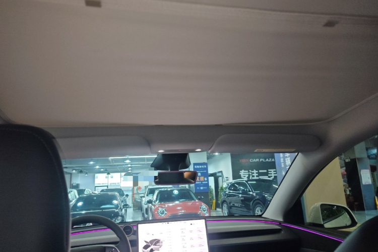 Tesla Model Y 2025 #18 Tesla Model Y 2025 immagine di auto #18