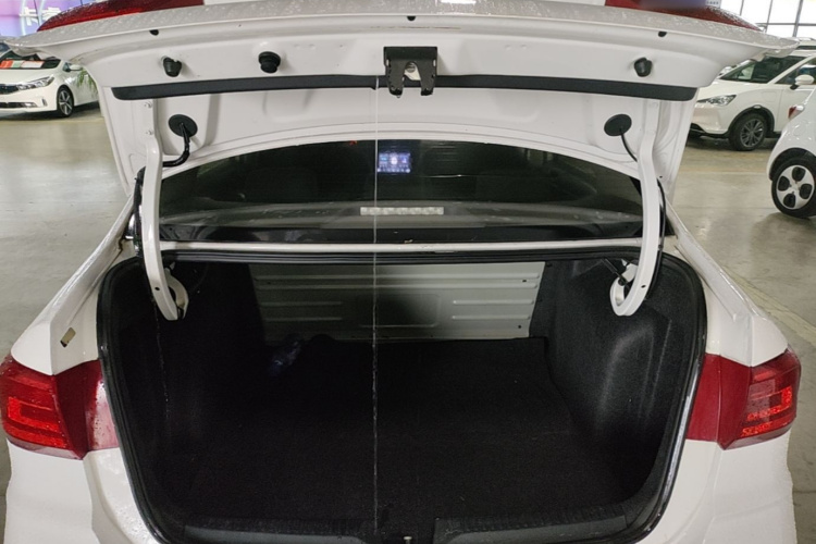 Volkswagen Santana 2018 car image #21