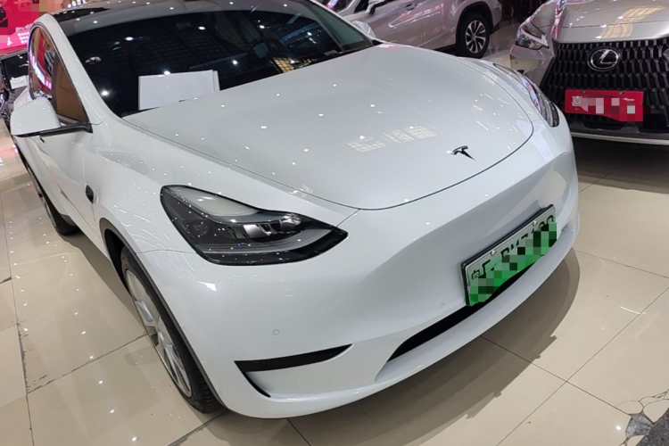 Tesla Model Y 2022 car image #4