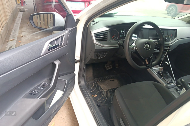 Volkswagen Polo 2020 car image #18