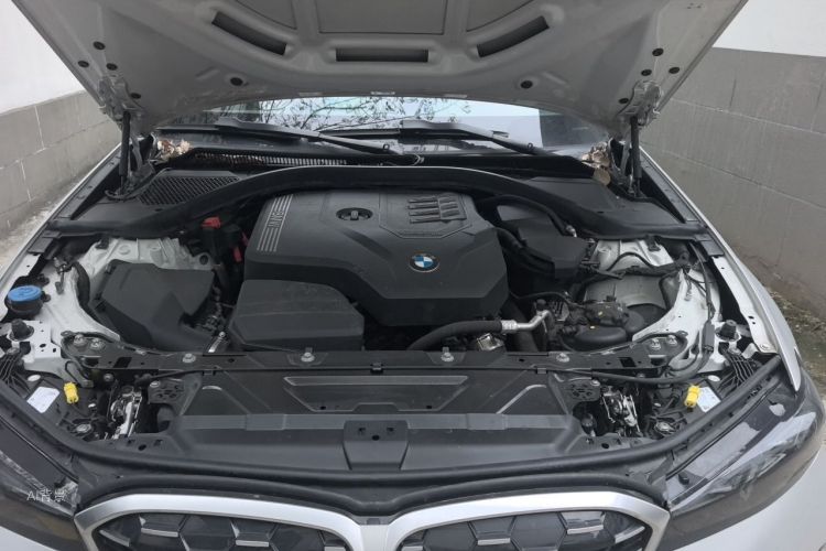 BMW 3 Series 2022 car image #22